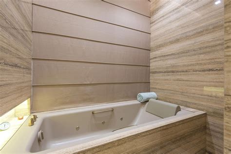 The 10 best hotels with jacuzzis in Springfield, USA .